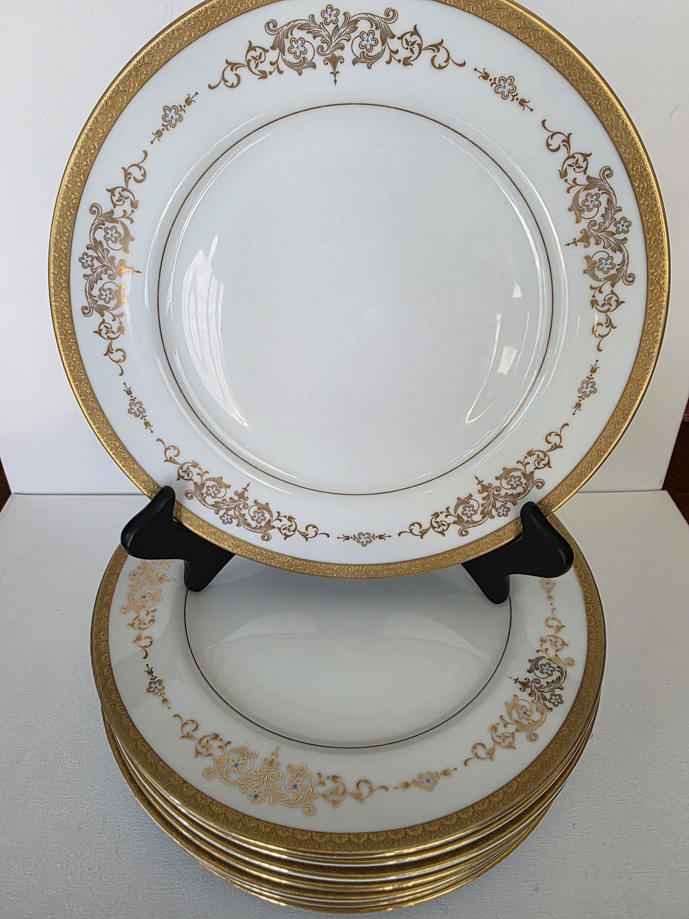 Mikasa White and Gold Porcelain 8 Dinner Plates - Ornate Rim